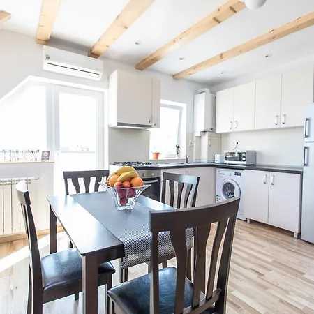 Апартаменти Grand Duplex ~ Transylvania Boutique Брашов